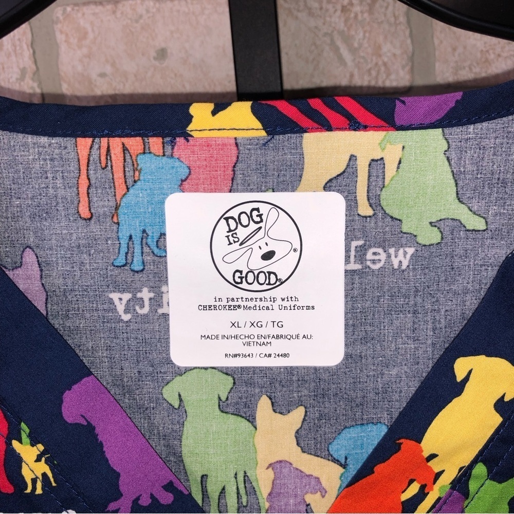 Cherokee Diversity Rainbow Dog Print Scrub Top XL - Picture 8 of 9